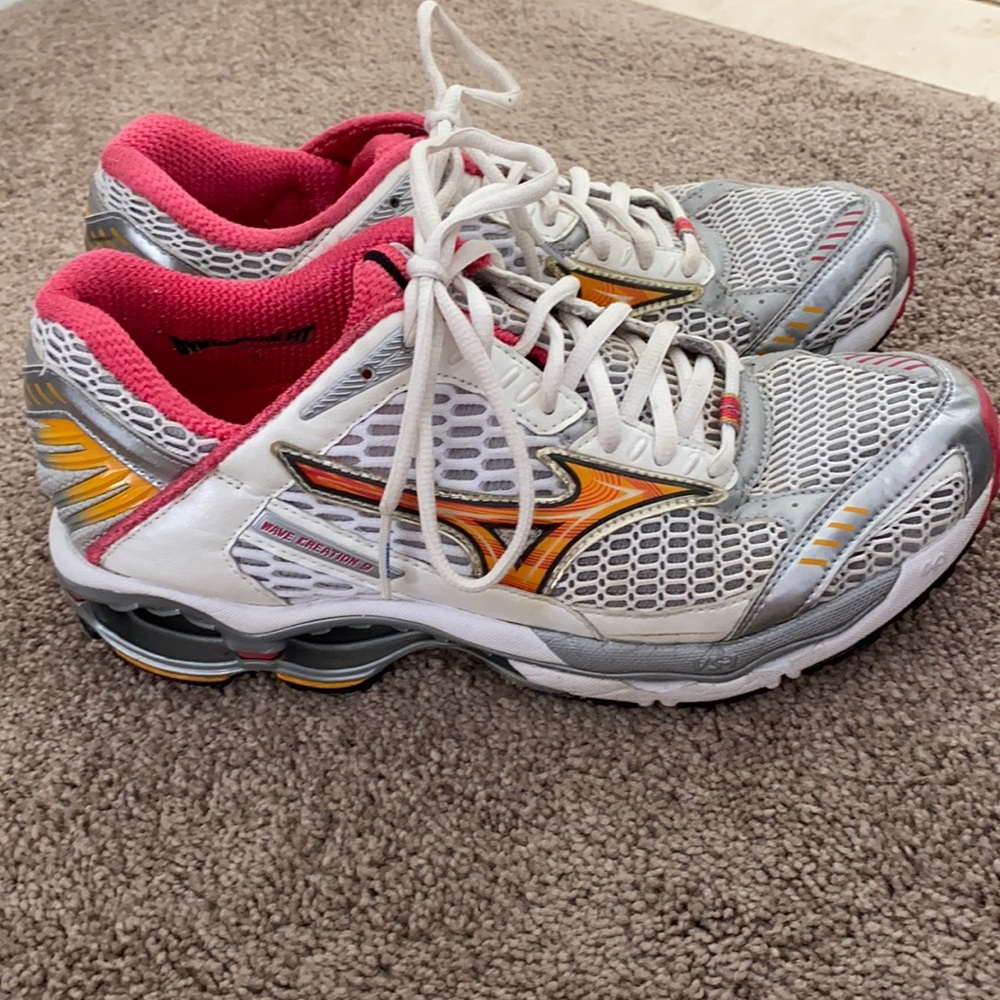 Mizuno sneakers